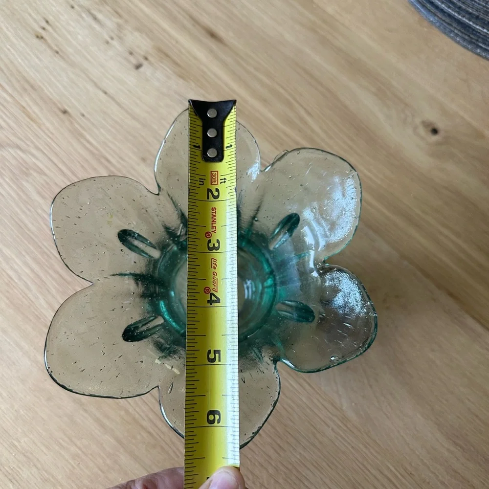 Hand blown glass tulip vase - Picture 2 of 5